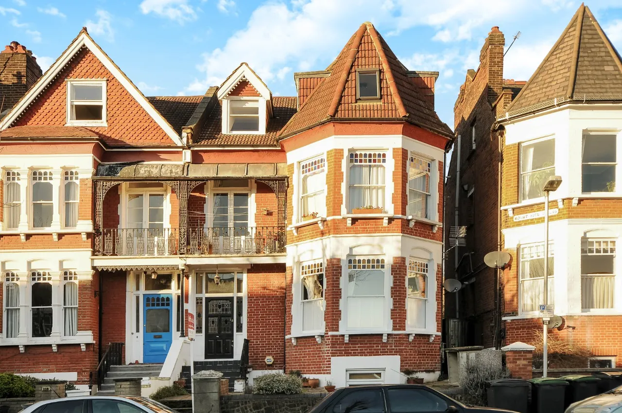 2 bed flat for sale, Mount View Road, Crouch End, N4