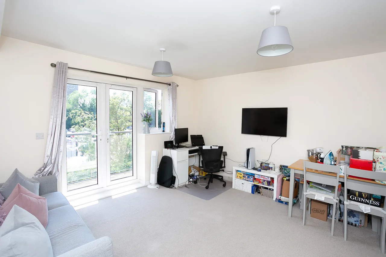 25 Hales Court, Ley Farm Close, Watford, photo 2