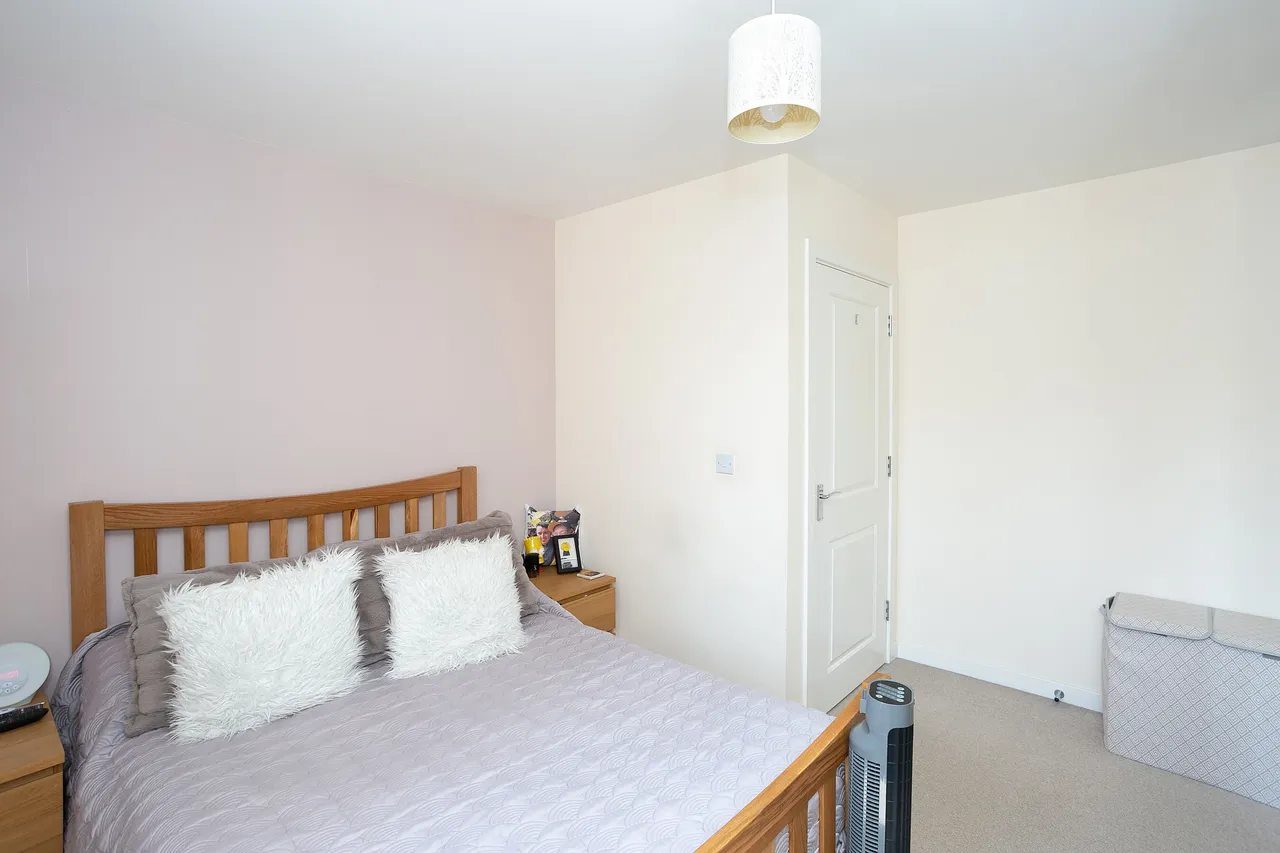 25 Hales Court, Ley Farm Close, Watford, photo 8