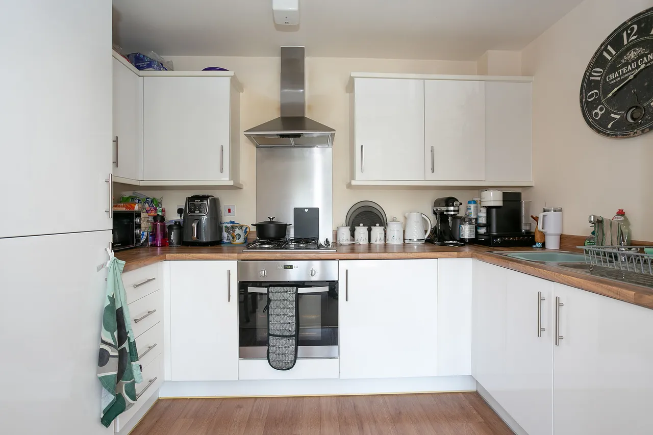 25 Hales Court, Ley Farm Close, Watford, photo 3