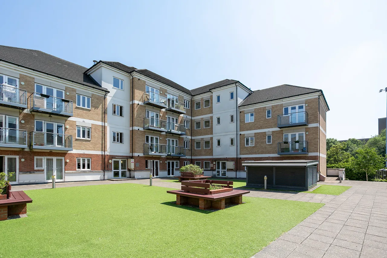 1 bed flat to rent — 25 Hales Court, Ley Farm Close, Watford