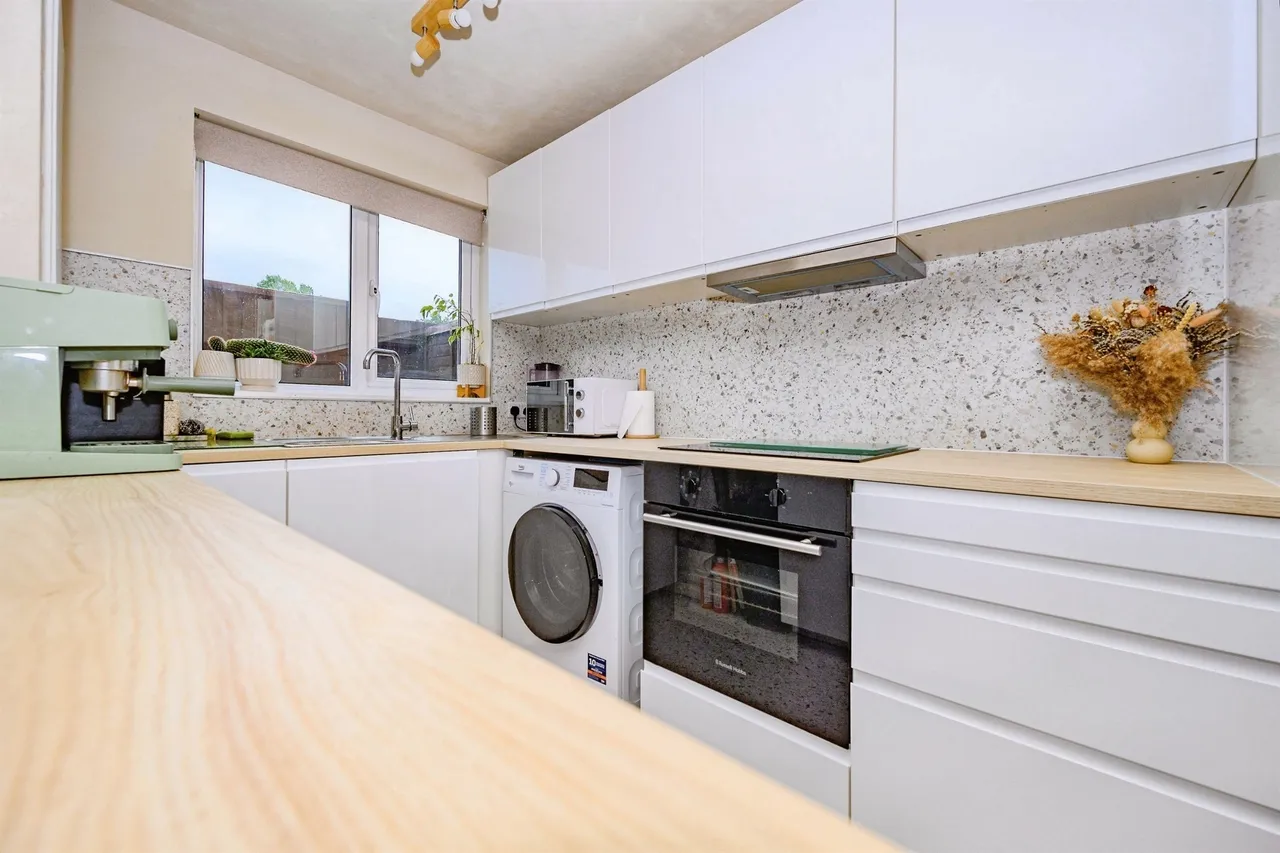 Milford Close, Marshalswick, AL4, photo 2