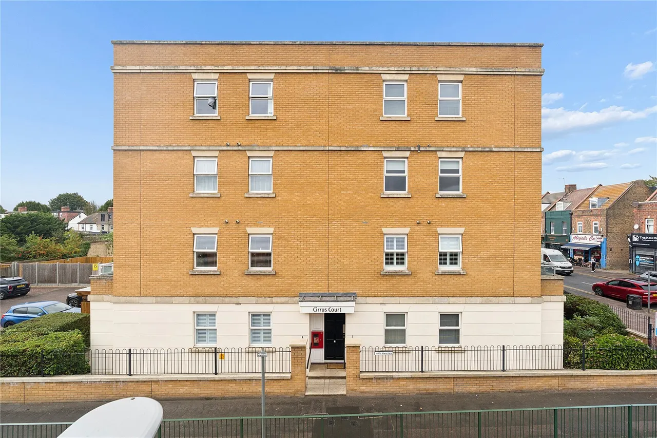 St. Marys Lane, Upminster, RM14, photo 9