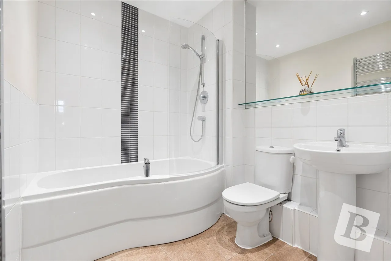 St. Marys Lane, Upminster, RM14, photo 6
