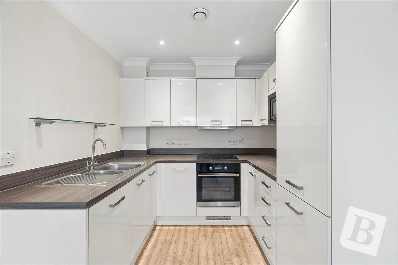 St. Marys Lane, Upminster, RM14, photo 3