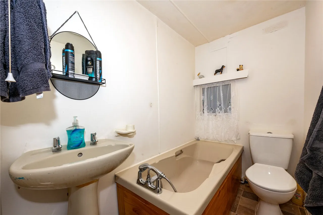 The Glen, Linthurst Newtown, Blackwell, Bromsgrove, B60 1BX, photo 6