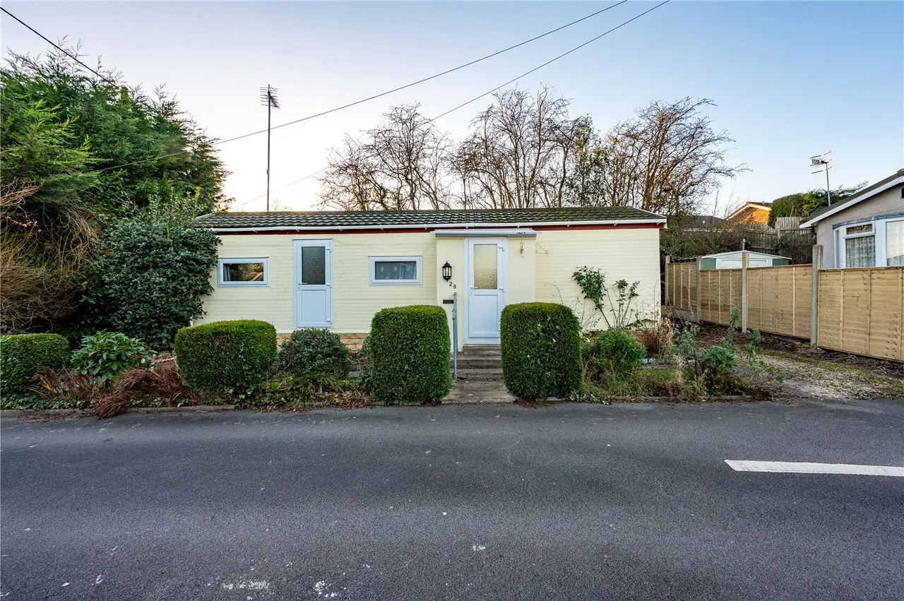 The Glen, Linthurst Newtown, Blackwell, Bromsgrove, B60 1BX, photo 9