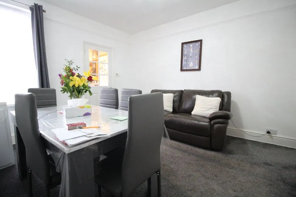 School Lane, Exhall, Warwickshire, CV7, photo 3