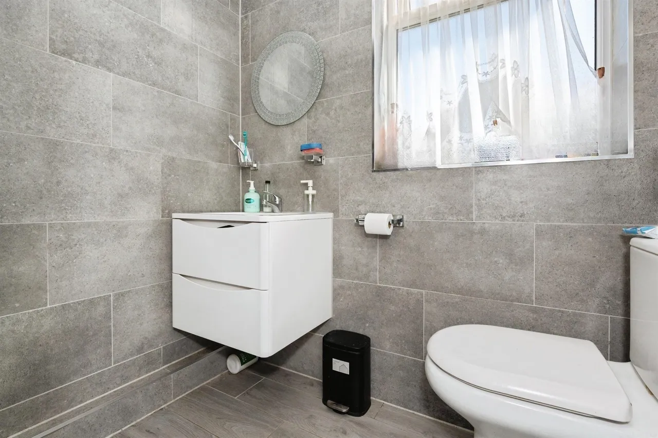 Gipsy Lane, Grays, RM17, photo 11