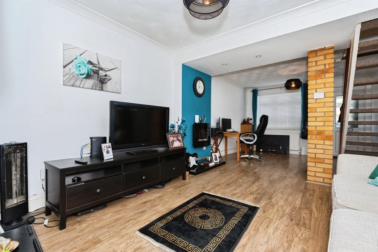 Gipsy Lane, Grays, RM17, photo 4