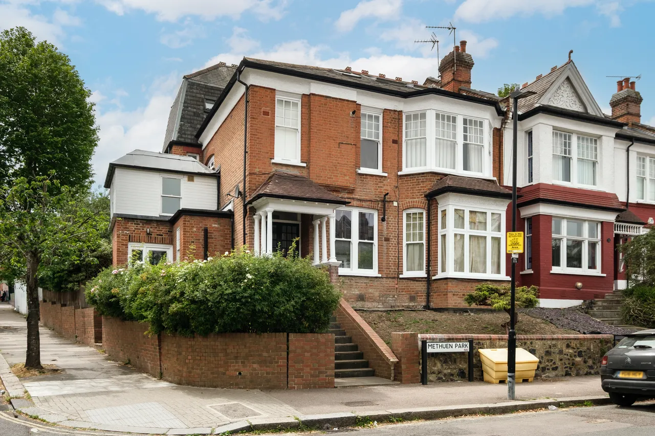 Methuen Park, London, N10, photo 2