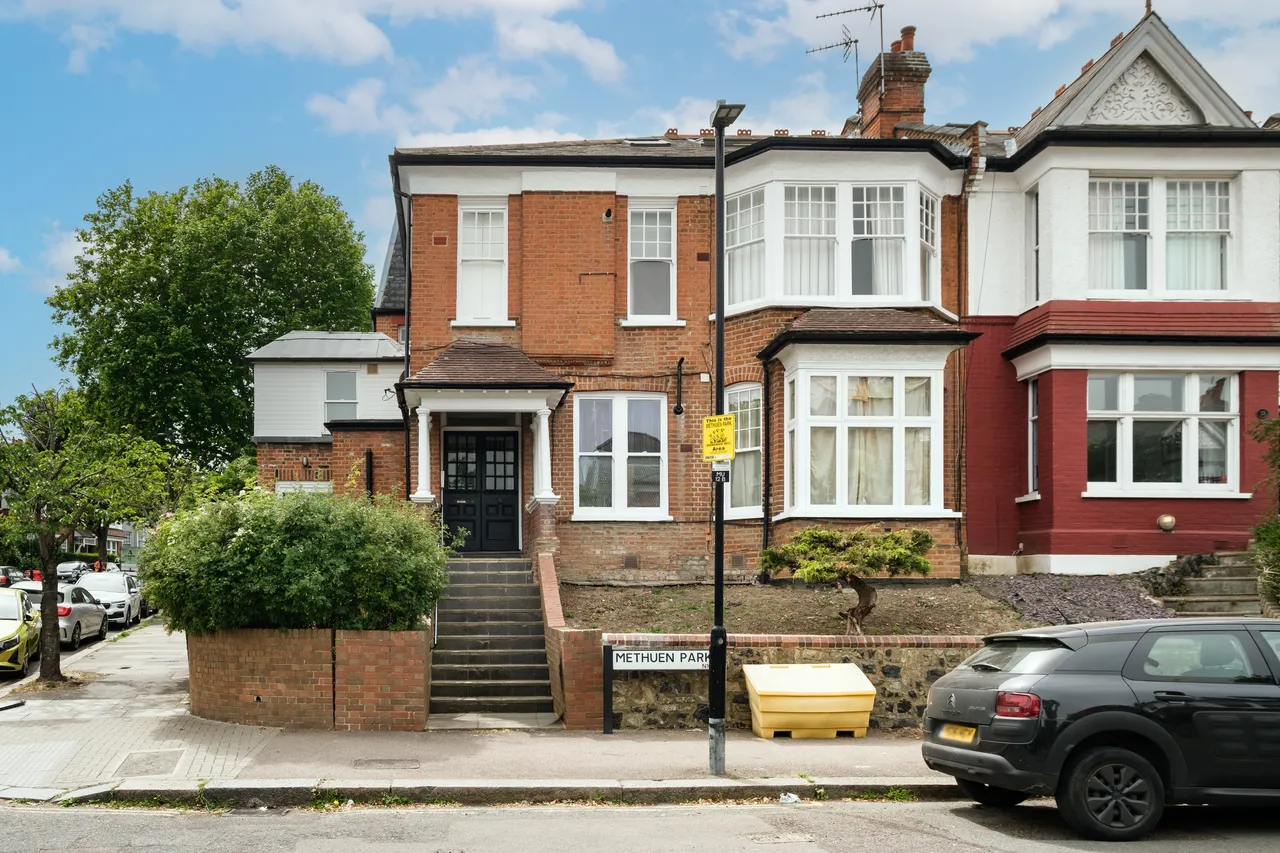 Methuen Park, London, N10, photo 9