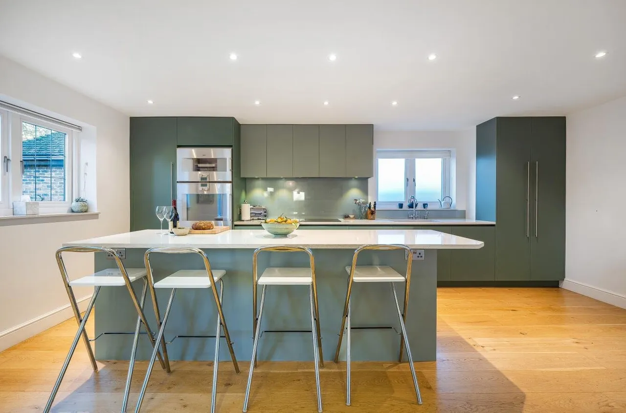 Stag Leys Close, Banstead, SM7 3AH, photo 8