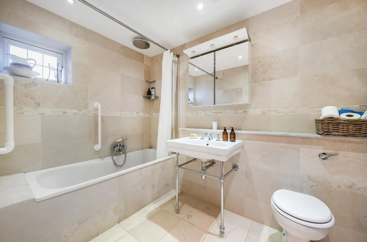 Stag Leys Close, Banstead, SM7 3AH, photo 25