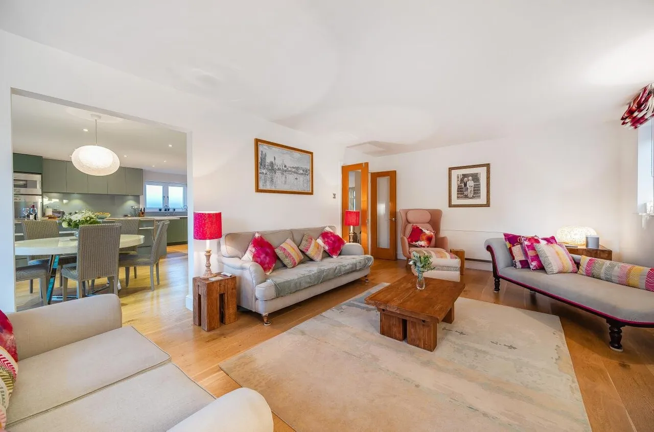 Stag Leys Close, Banstead, SM7 3AH, photo 6