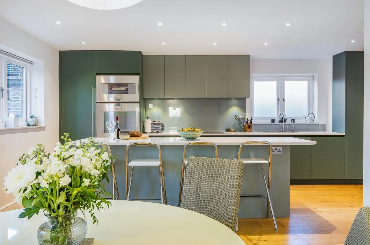 Stag Leys Close, Banstead, SM7 3AH, photo 9