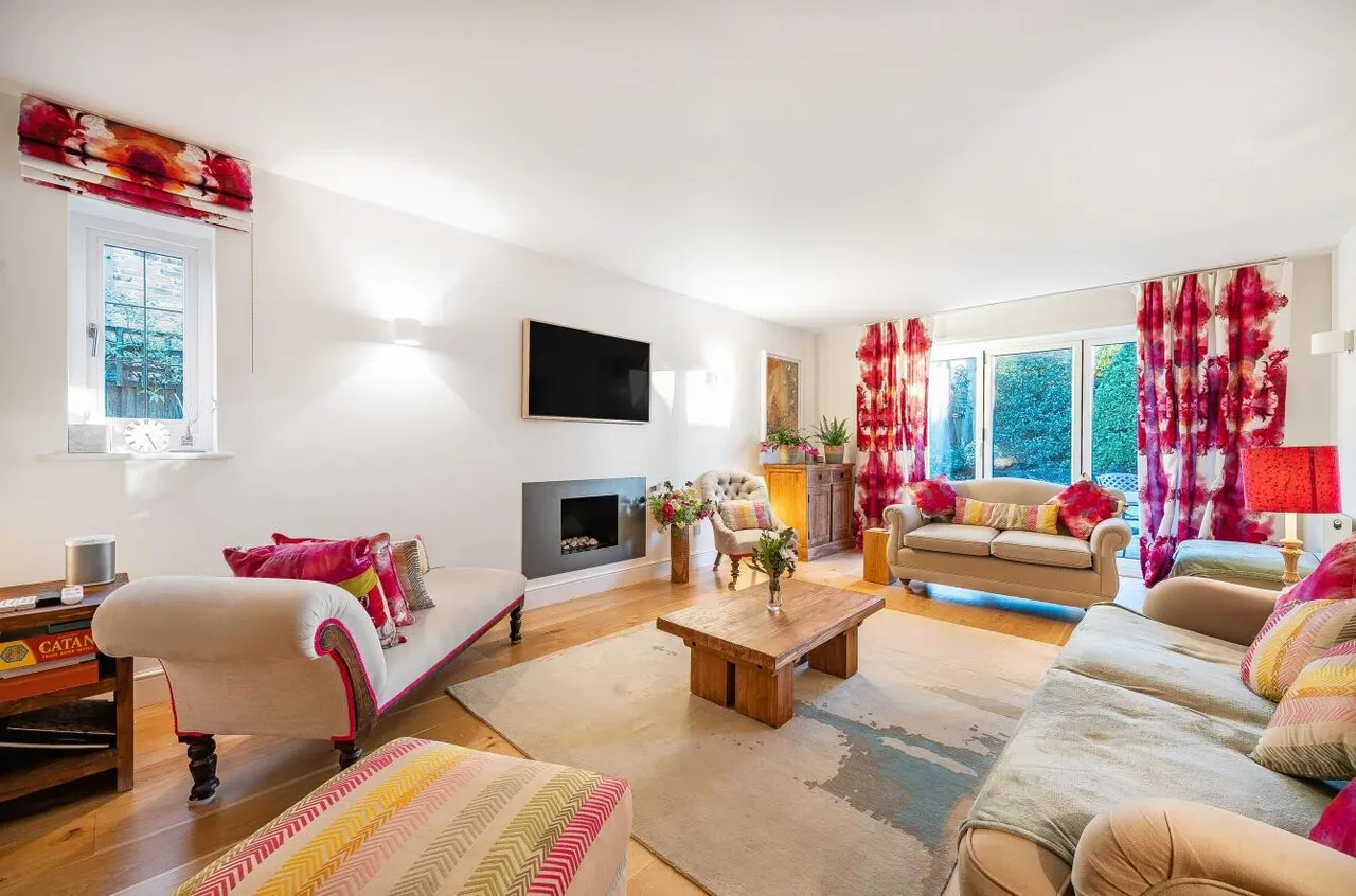 Stag Leys Close, Banstead, SM7 3AH, photo 5