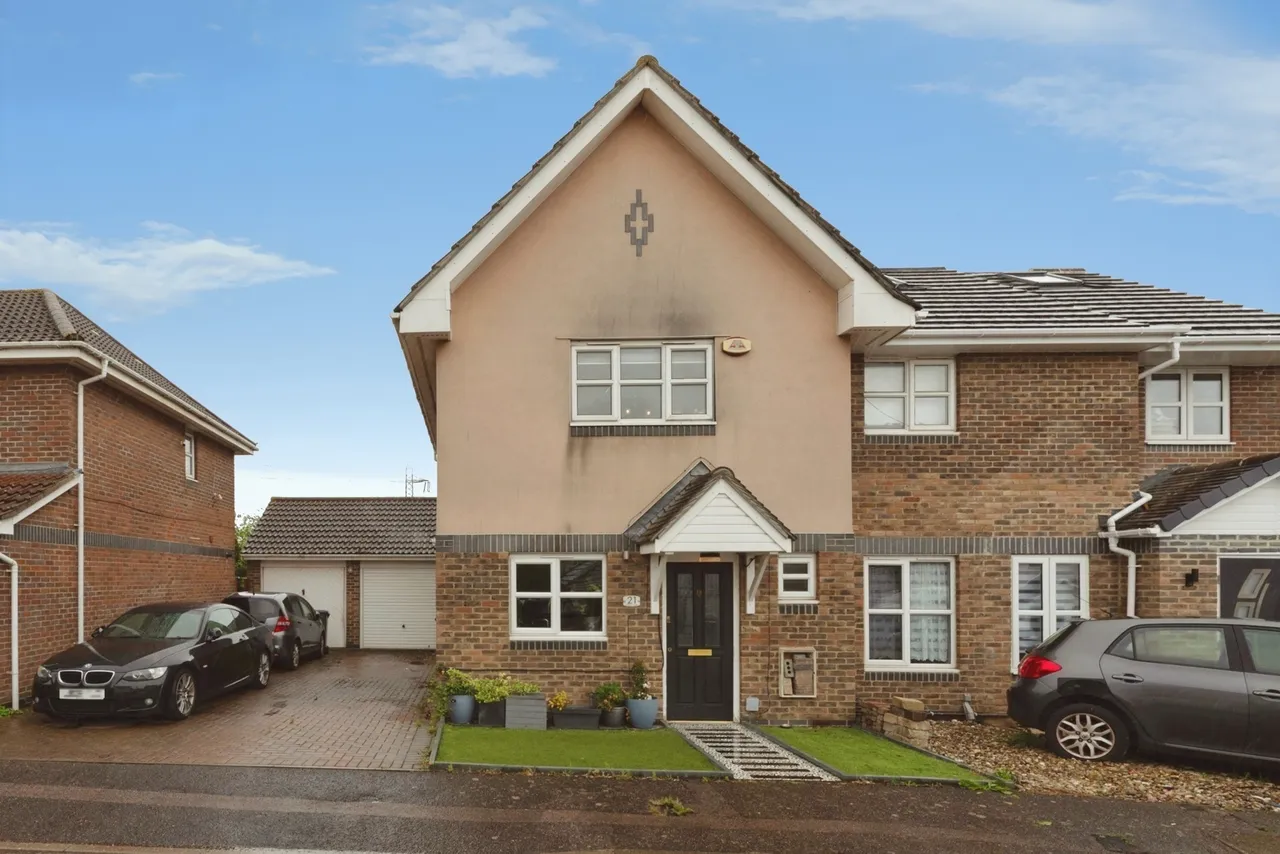 3 bed house for sale — Atlantis Close, BARKING, Essex, IG11