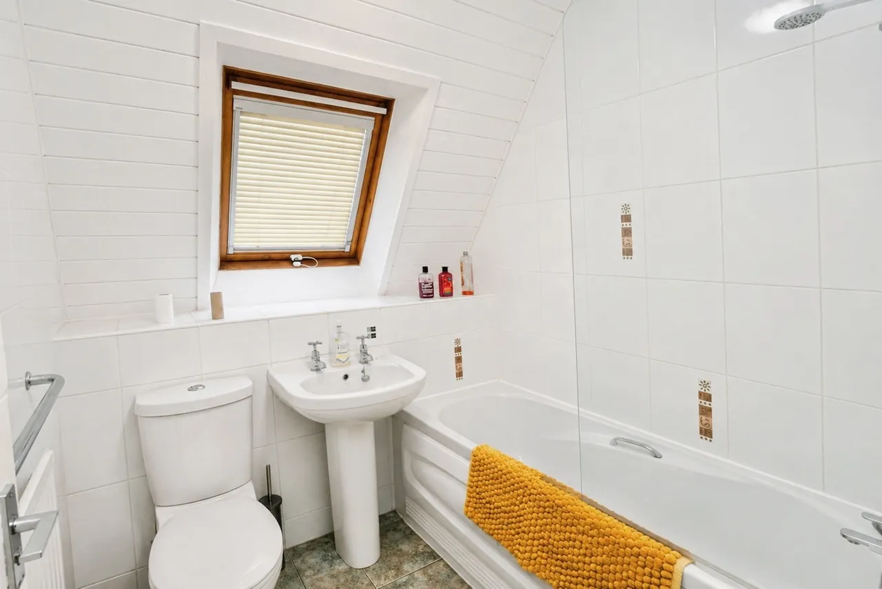 Robin Royd Lane, Mirfield, West Yorkshire, WF14, photo 9