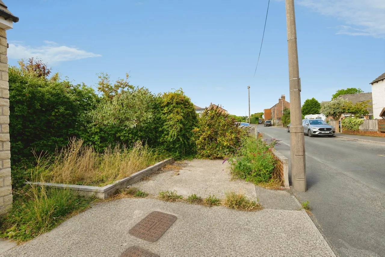 Robin Royd Lane, Mirfield, West Yorkshire, WF14, photo 17