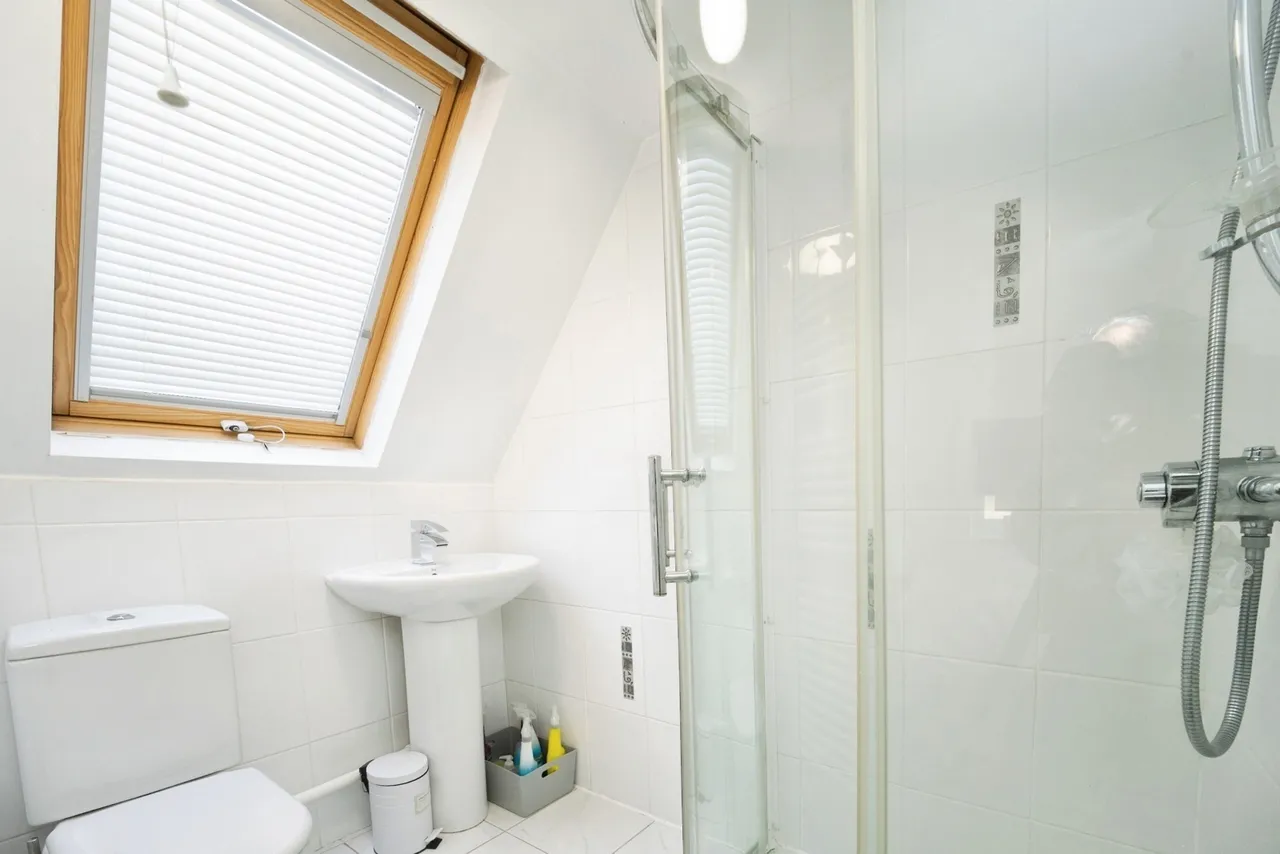 Robin Royd Lane, Mirfield, West Yorkshire, WF14, photo 12