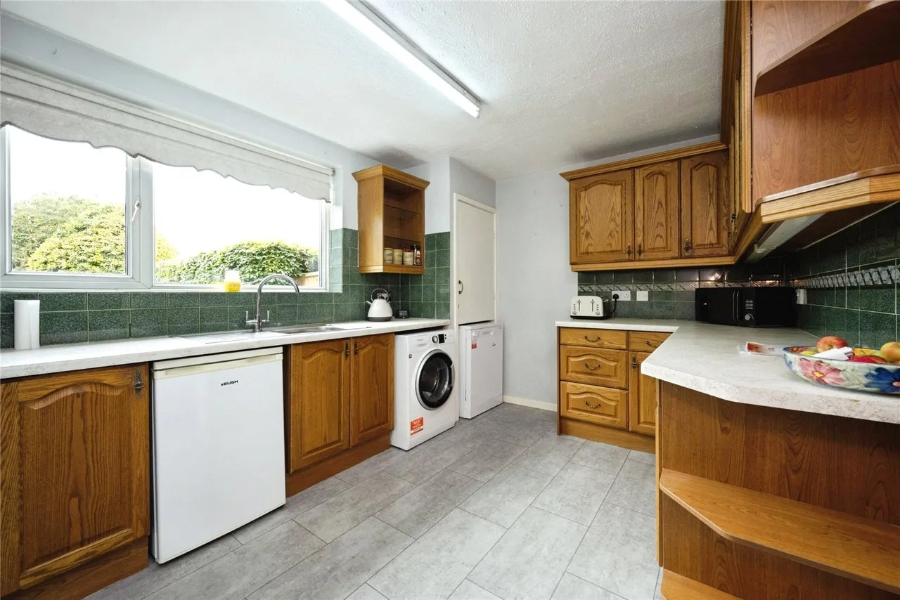 White Horse Close, LEIGHTON BUZZARD, Bedfordshire, LU7, photo 5