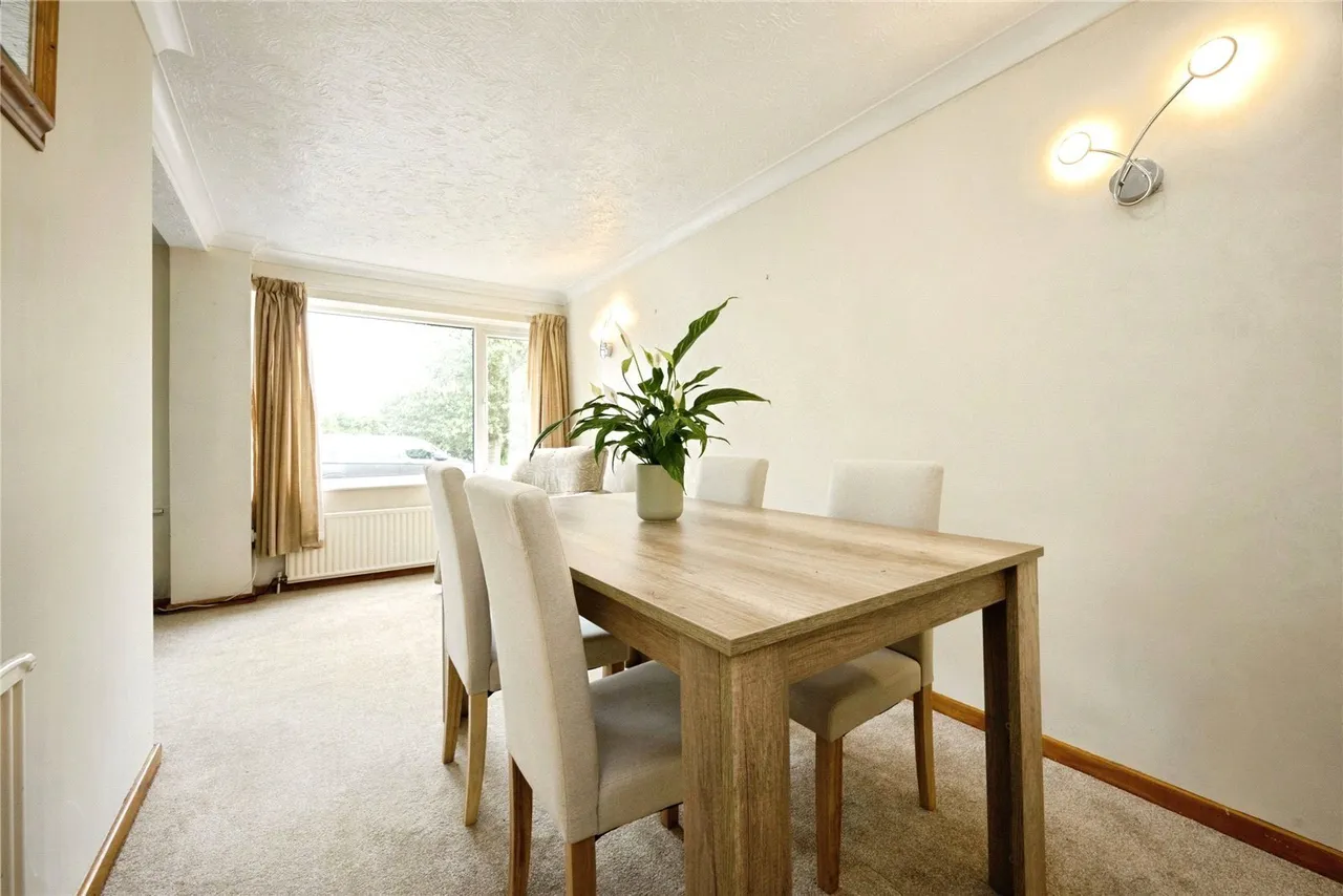 White Horse Close, LEIGHTON BUZZARD, Bedfordshire, LU7, photo 3