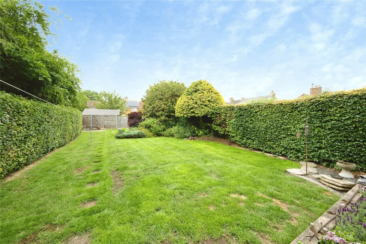 White Horse Close, LEIGHTON BUZZARD, Bedfordshire, LU7, photo 18