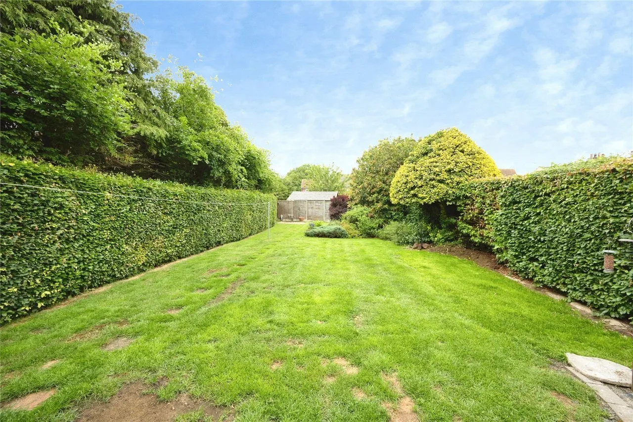 White Horse Close, LEIGHTON BUZZARD, Bedfordshire, LU7, photo 20