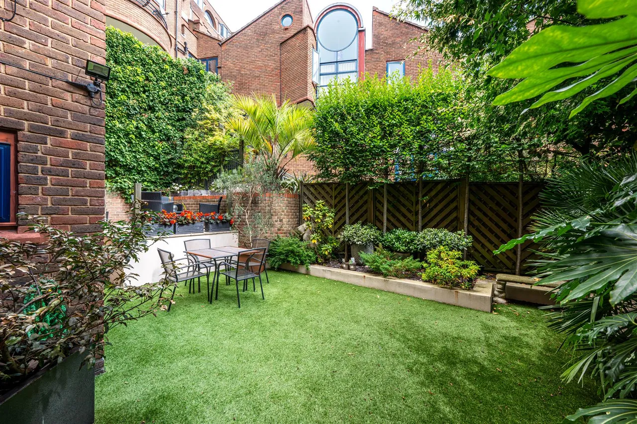 Birchwood Drive, Hampstead, London, NW3 7NB, photo 2