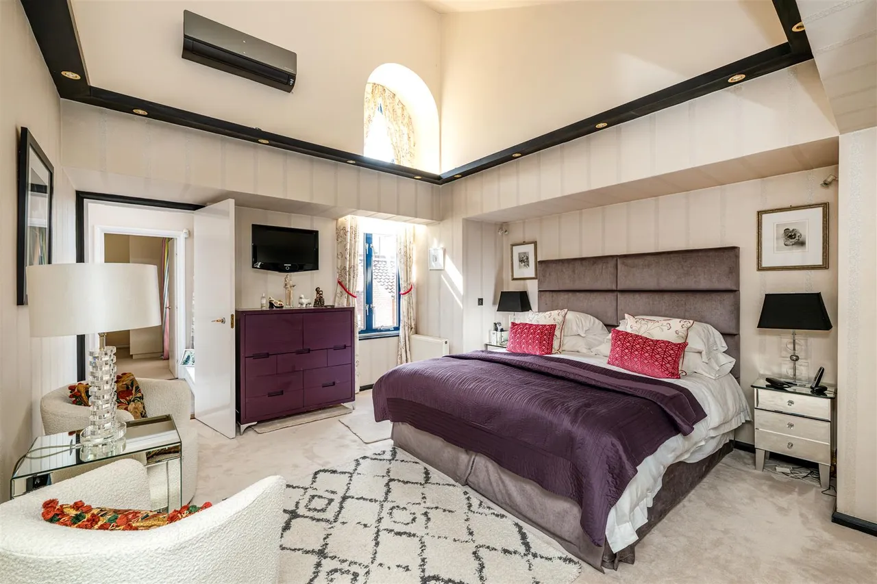 Birchwood Drive, Hampstead, London, NW3 7NB, photo 3