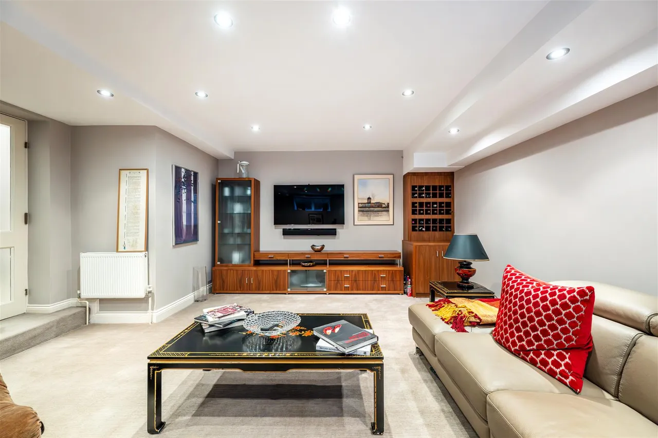 Birchwood Drive, Hampstead, London, NW3 7NB, photo 4