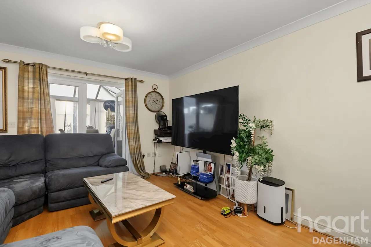Seagull Close, Barking, IG11, photo 9