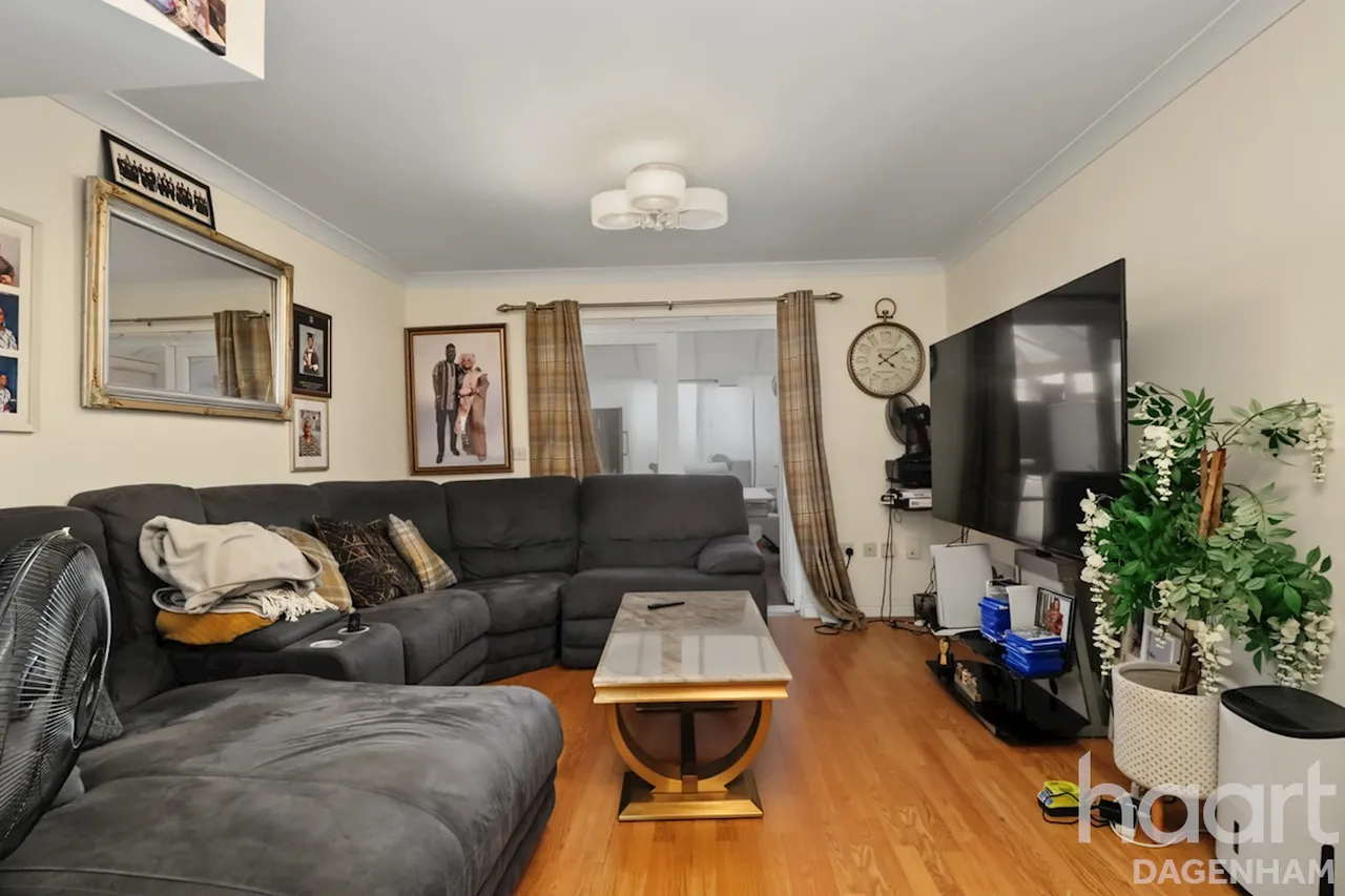 Seagull Close, Barking, IG11, photo 5