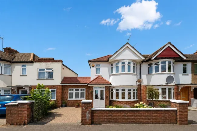 3 bed property for sale — Torcross Road, Ruislip