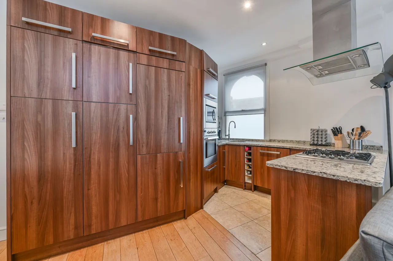 Flat 1, 185 Battersea High Street, London, photo 8