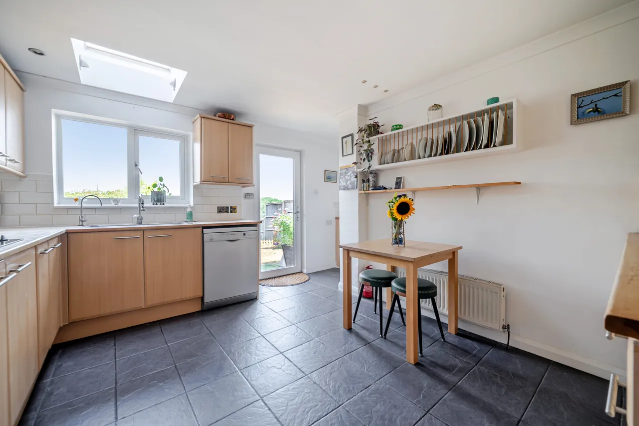Priorsfield, Marlborough, SN8, photo 5
