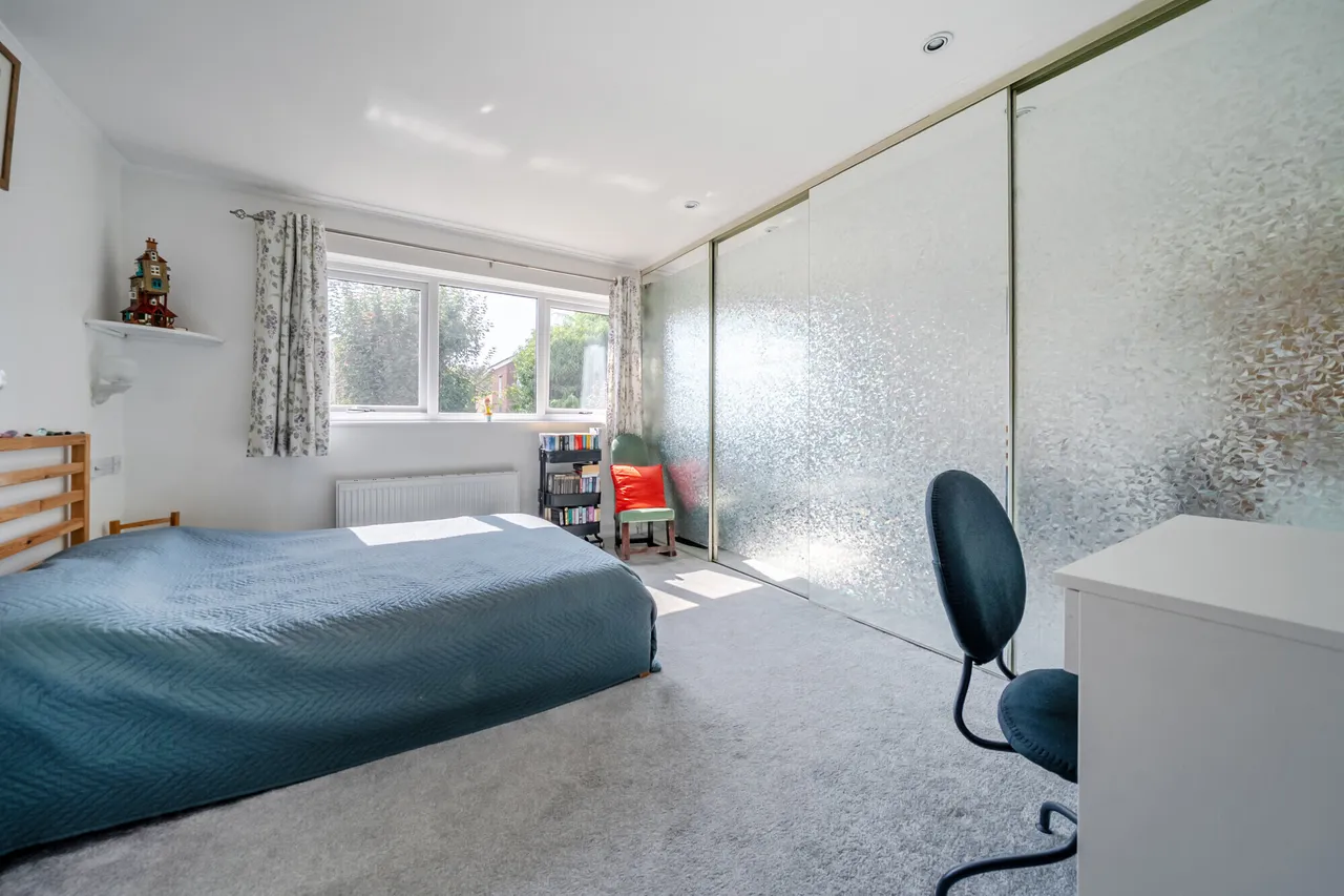 Priorsfield, Marlborough, SN8, photo 10
