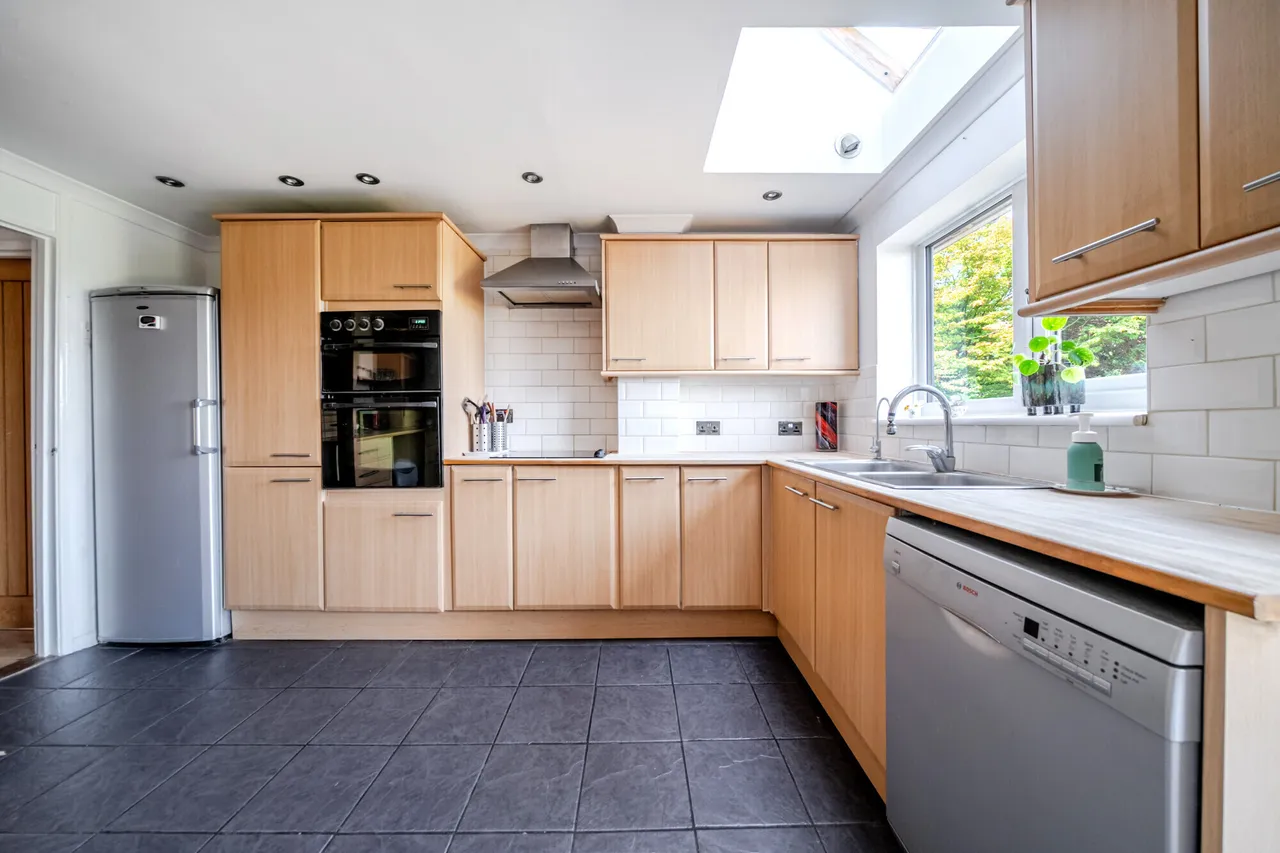 Priorsfield, Marlborough, SN8, photo 4