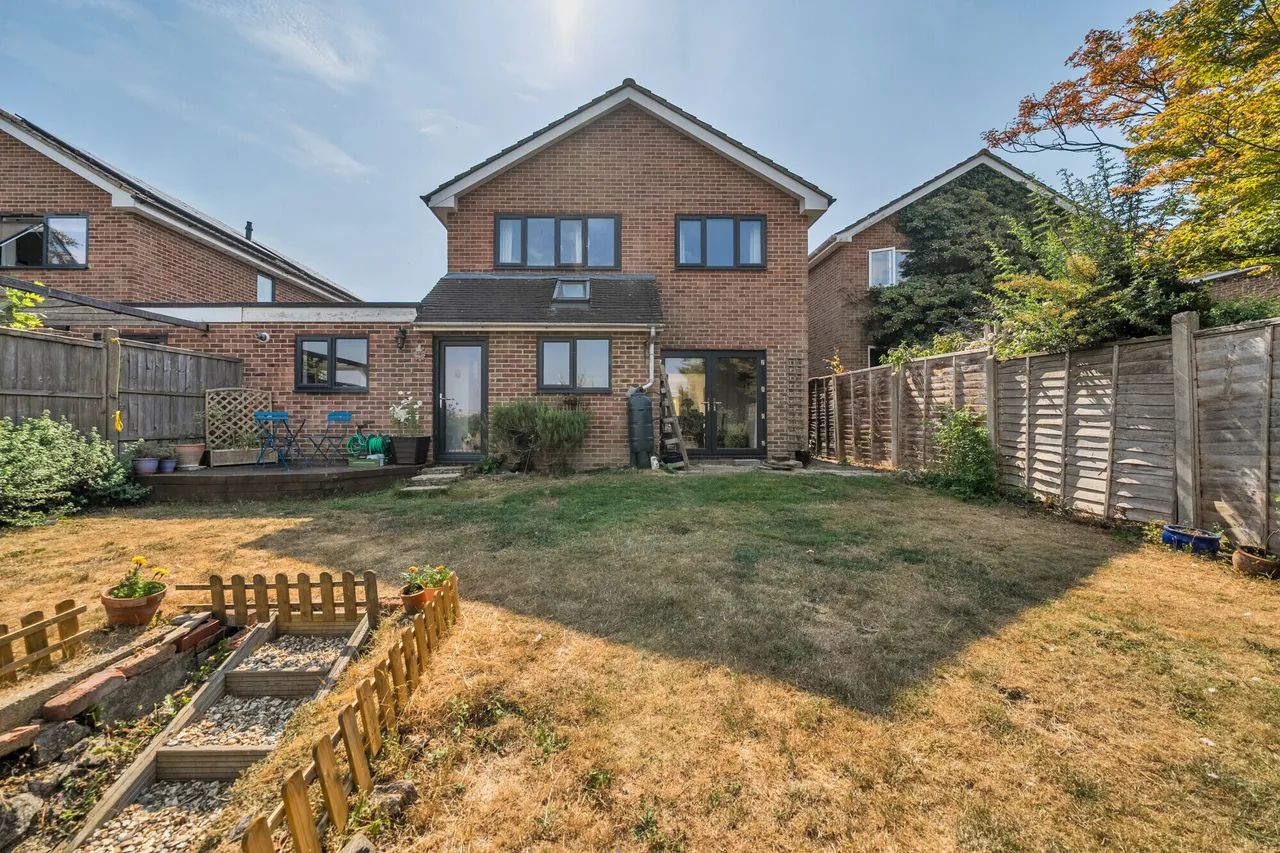Priorsfield, Marlborough, SN8, photo 3