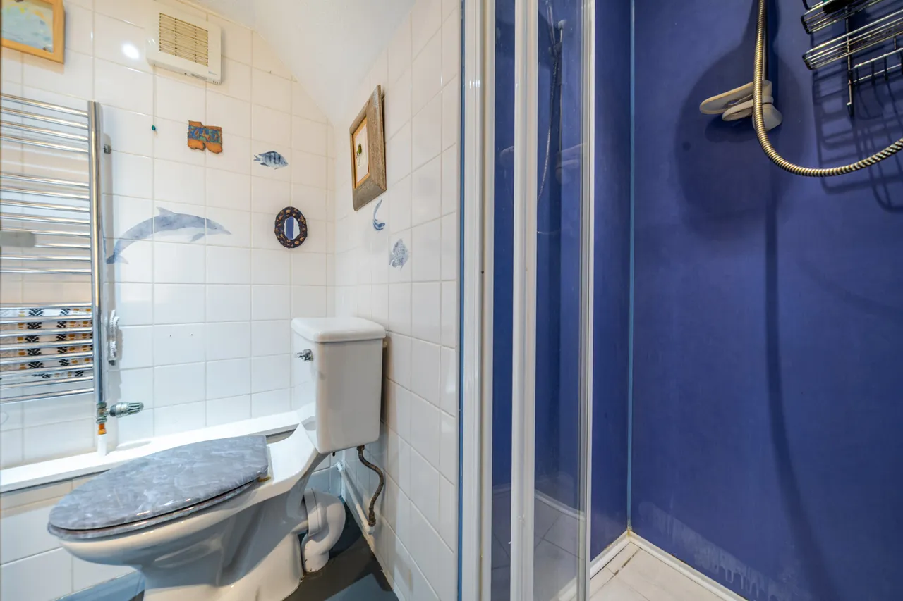 Priorsfield, Marlborough, SN8, photo 12