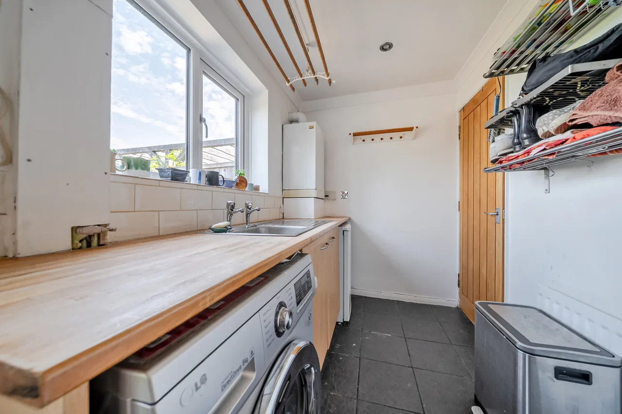 Priorsfield, Marlborough, SN8, photo 7