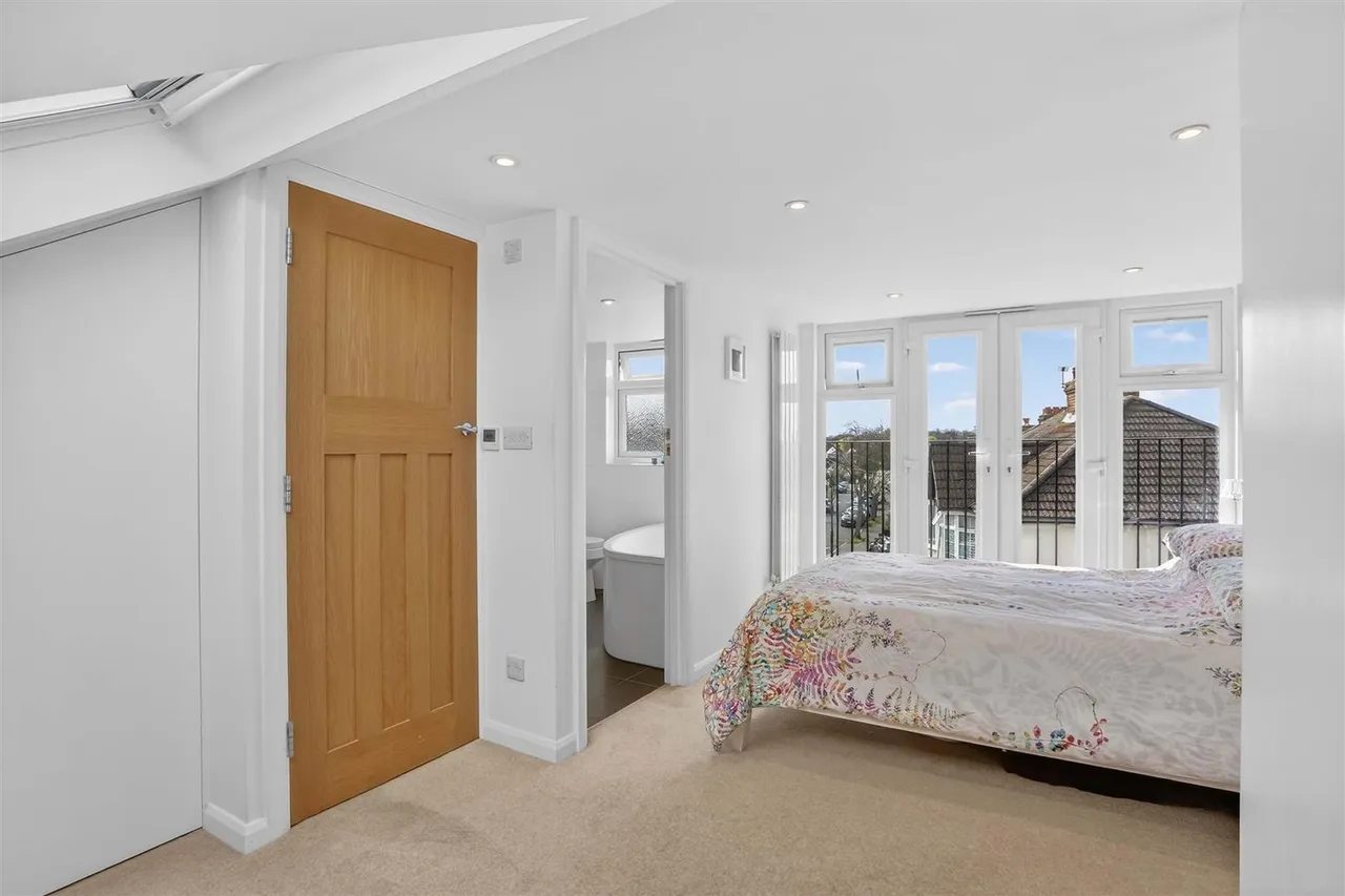 Fieldsend Road, Cheam, SM3 8PA, photo 29