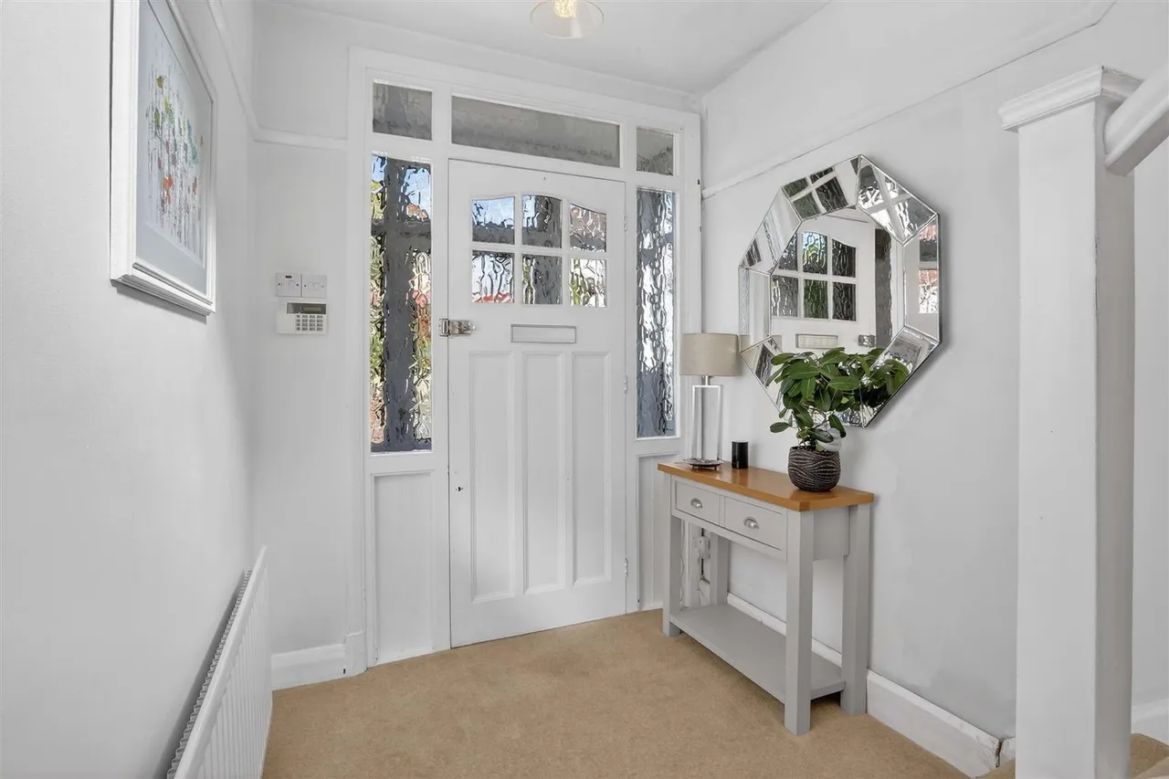 Fieldsend Road, Cheam, SM3 8PA, photo 32
