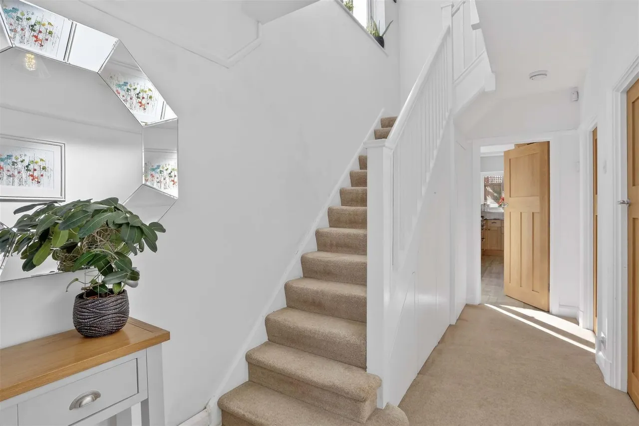 Fieldsend Road, Cheam, SM3 8PA, photo 18