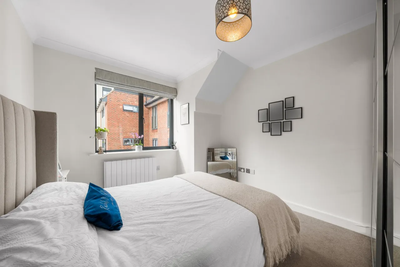 Lavender Park Road, West Byfleet, KT14, photo 9