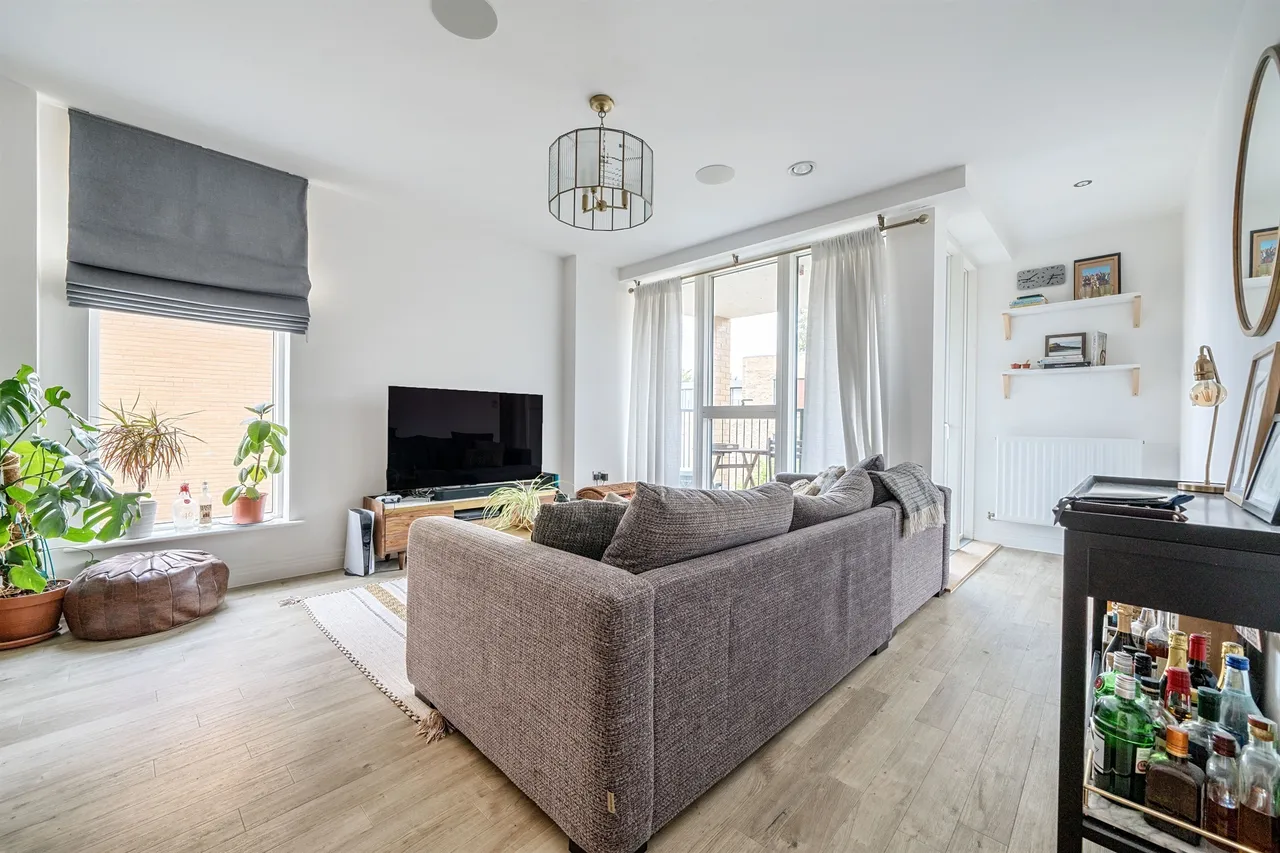 Quayle Crescent, London, photo 11