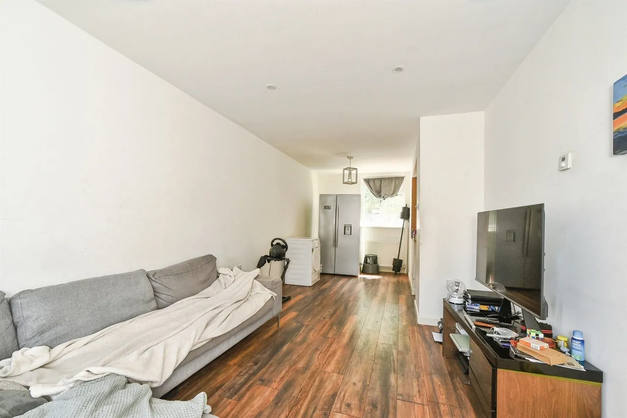 Lilac Court, Swindon, SN2, photo 4