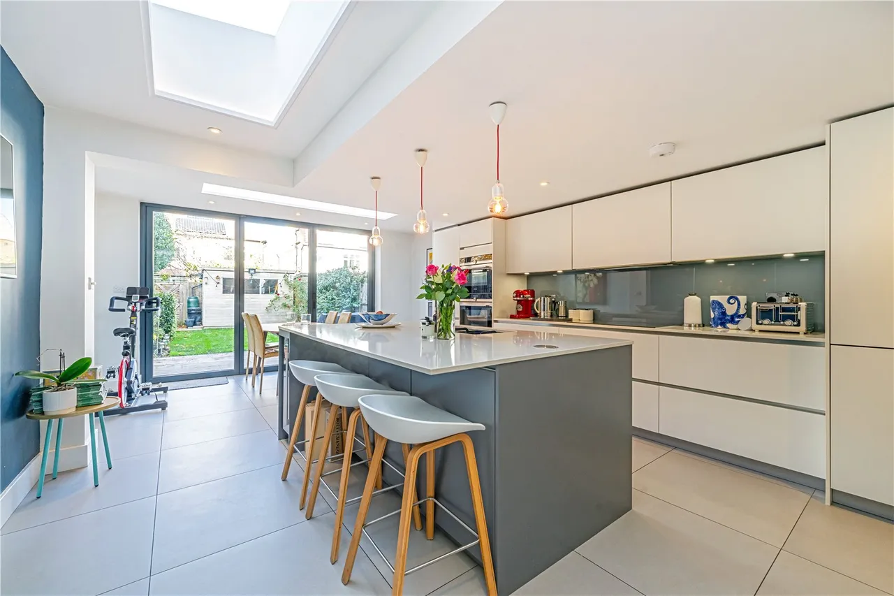 Fulwell Road, Teddington, TW11 0RQ, photo 2