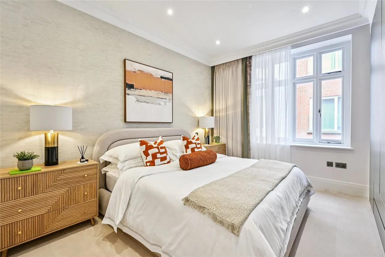 Stratton Street, London, W1J, photo 10